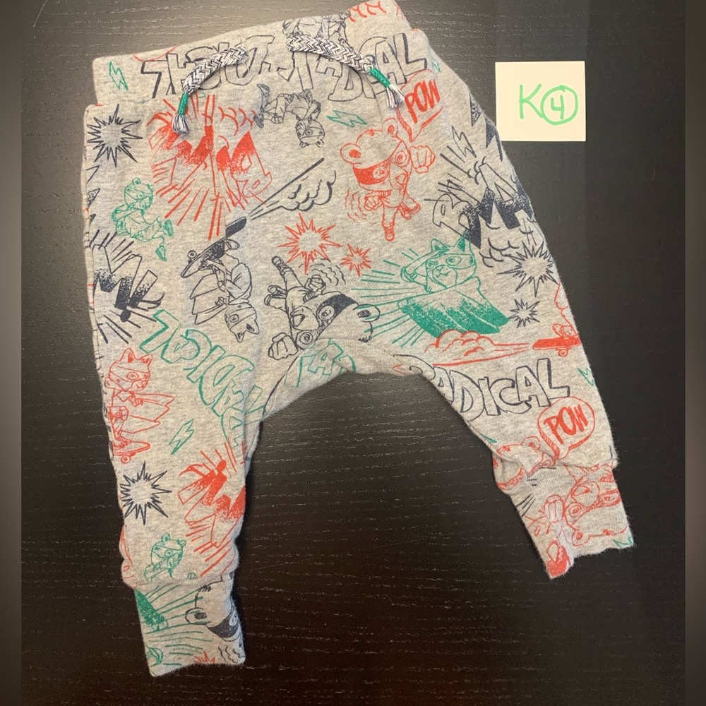 ⭐️2/$5.00⭐️ Joe Fresh 3-6m Super Raccoon Theme Pants